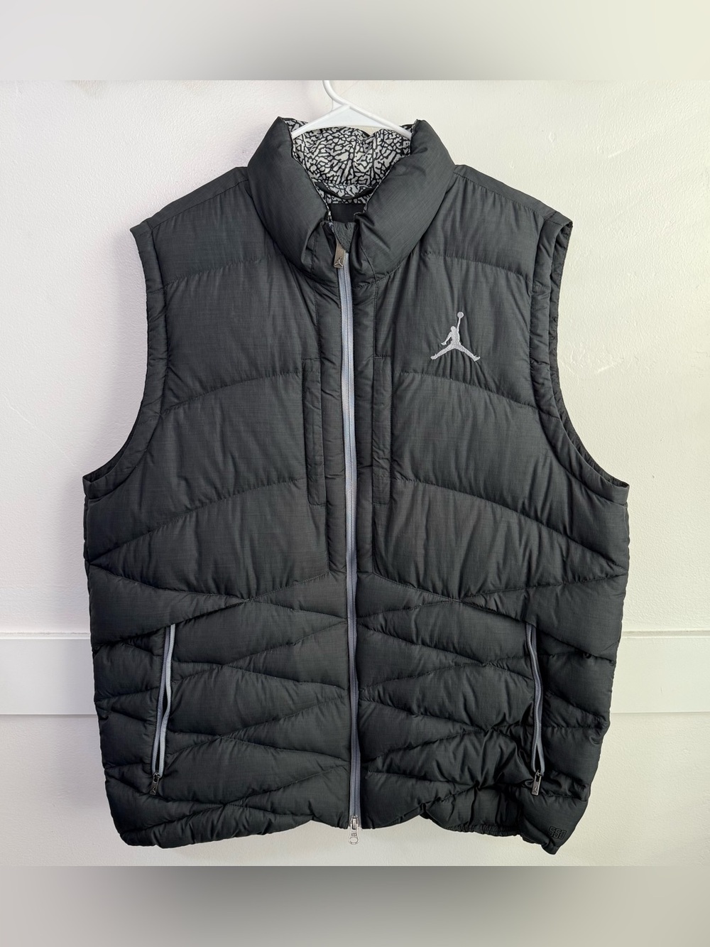 AIR JORDAN Dark Gray Hyper Down Puffer 550 Vest